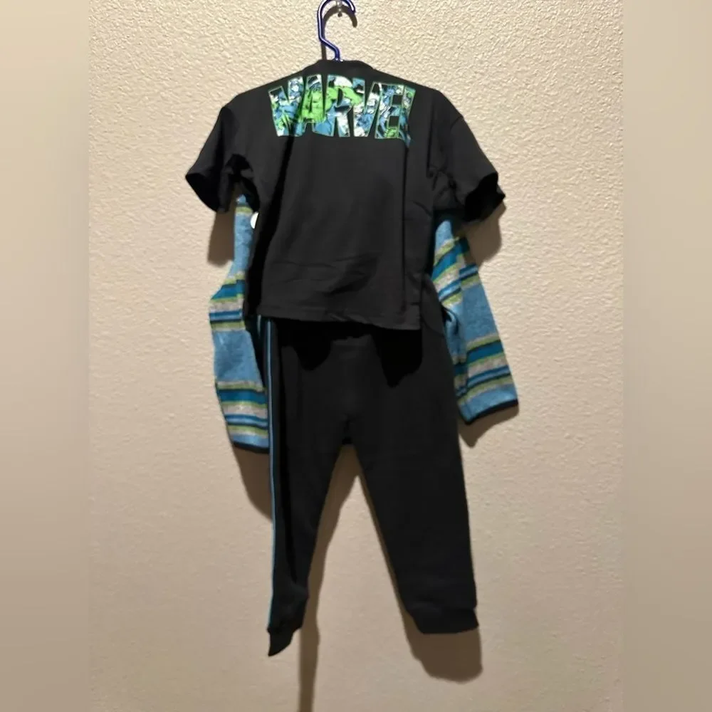 NWT Marvel Avengers 3 Piece Set (Jacket, Shirt, Pants) Size 3T